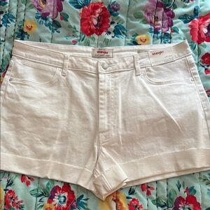 Wrangler White Jean Roll Short Classic Summer Style NWT!